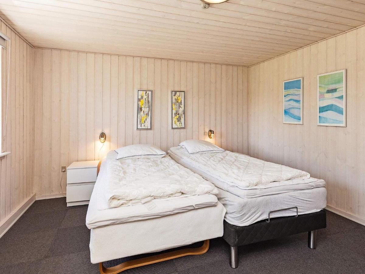 10 Person Holiday Home In Vinderup Bagian luar foto